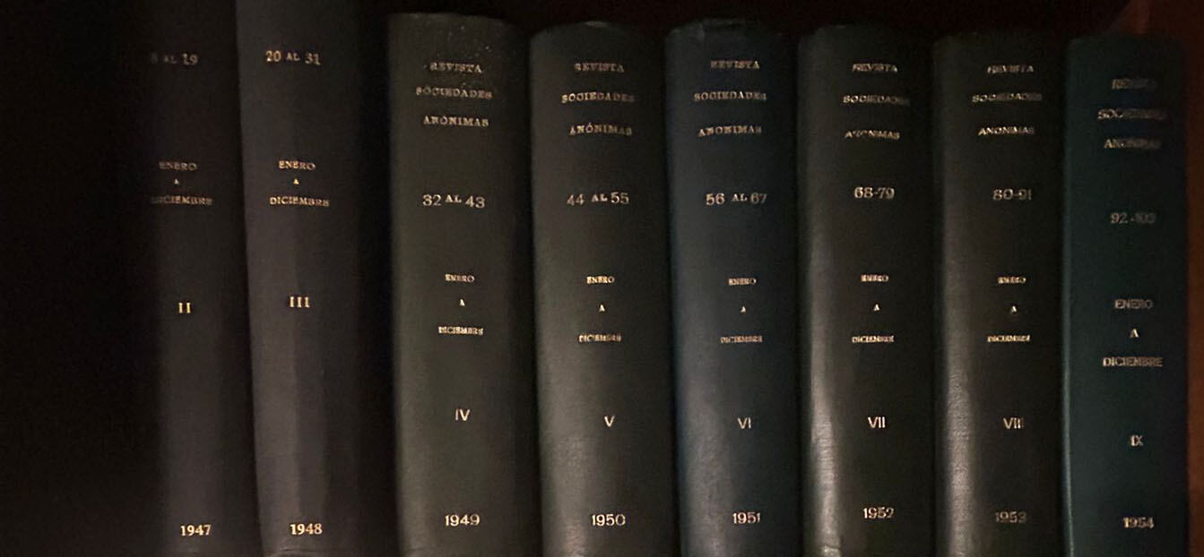 Tomos encuadernados de la Revista de Derecho Comercial – Sociedades Anónimas (1947-1953)